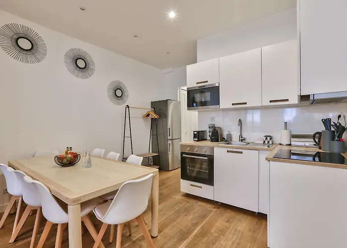 Urbanflat 34 - Spacious & Bright For 11 Paris