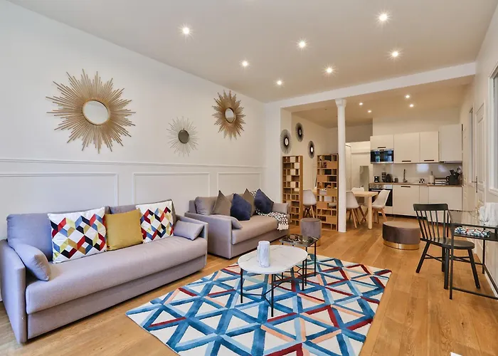 Urbanflat 34 - Spacious & Bright For 11