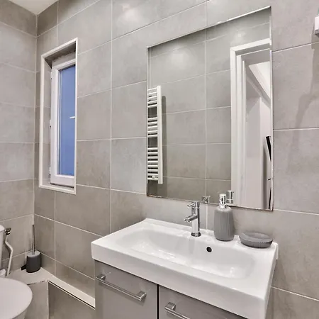 Urbanflat 34 - Spacious & Bright For 11 Apartment Paris