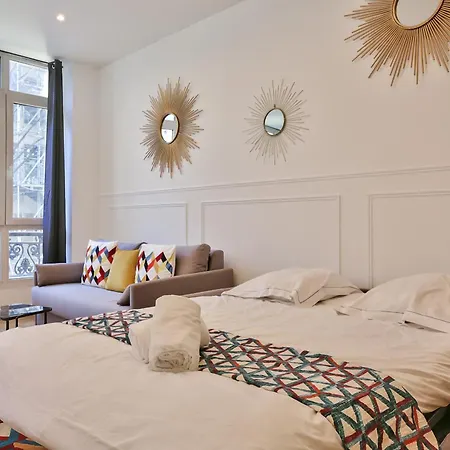Urbanflat 34 - Spacious & Bright For 11 Appartamento Parigi