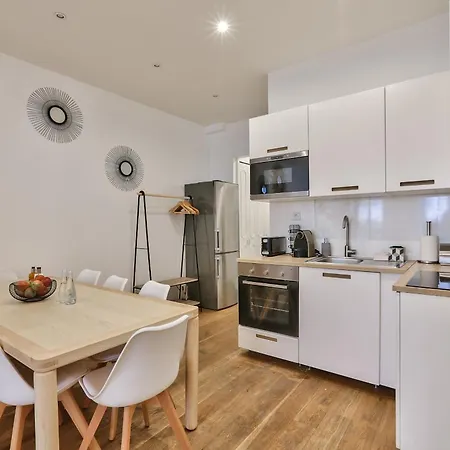 Urbanflat 34 - Spacious & Bright For 11 Paris