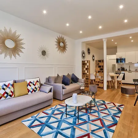 Urbanflat 34 - Spacious & Bright For 11