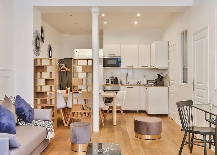 Urbanflat 34 - Spacious & Bright For 11 Parigi