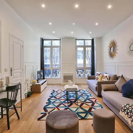 Apartment Urbanflat 34 - Spacious & Bright For 11